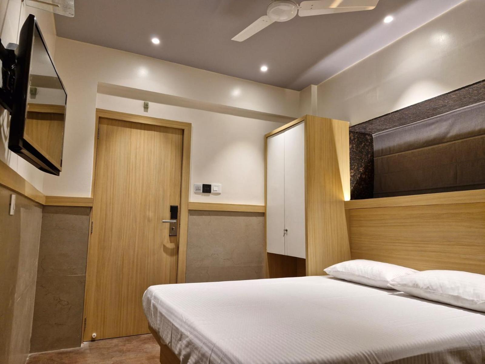 Avenue 10 Boutique Hotel Pune Extérieur photo