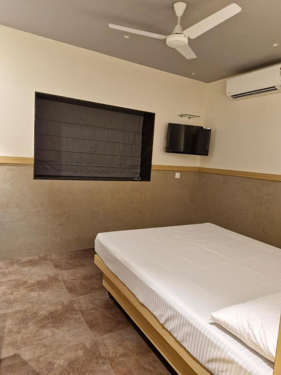 Avenue 10 Boutique Hotel Pune Extérieur photo